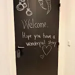Cozy, Totally Renovated Apartment, Sleeps 6