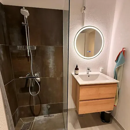 Appartement Cozy, Totally Renovated Apartment, Sleeps 6