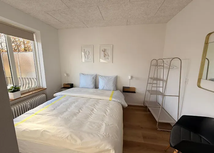 Cozy, Totally Renovated Apartment, Sleeps 6 Herning